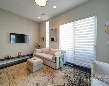 329 Viburnum Way Court - Photo Thumbnail 11