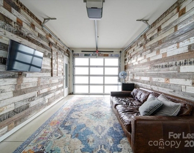 329 Viburnum Way Court - Photo Thumbnail 9
