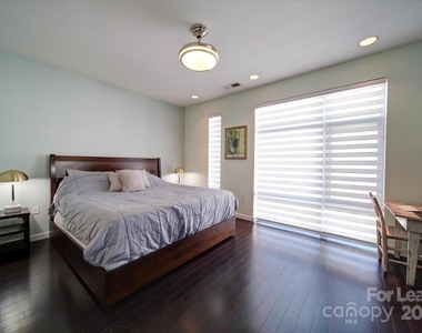 329 Viburnum Way Court - Photo Thumbnail 32