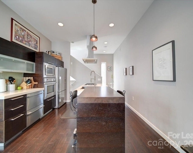 329 Viburnum Way Court - Photo Thumbnail 12