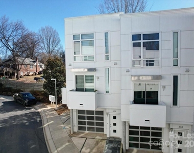 329 Viburnum Way Court - Photo Thumbnail 16