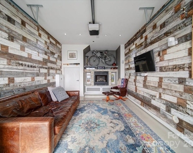 329 Viburnum Way Court - Photo Thumbnail 3