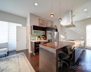 329 Viburnum Way Court - Photo Thumbnail 10
