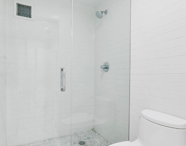 East 95th Street - Photo Thumbnail 6