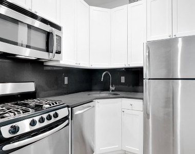 East 95th Street - Photo Thumbnail 1