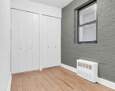 East 95th Street - Photo Thumbnail 5