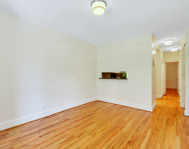 York Avenue - Photo Thumbnail 1