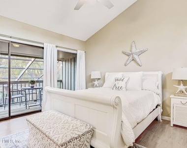 10025 Sawgrass Drive E - Photo Thumbnail 46