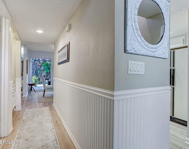 10025 Sawgrass Drive E - Photo Thumbnail 8