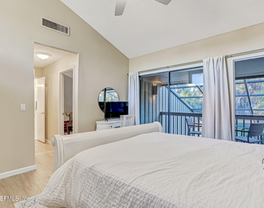 10025 Sawgrass Drive E - Photo Thumbnail 47