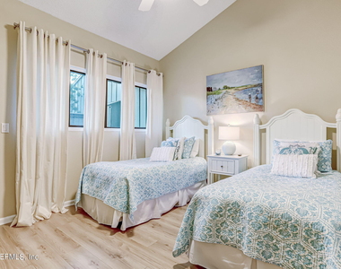 10025 Sawgrass Drive E - Photo Thumbnail 38