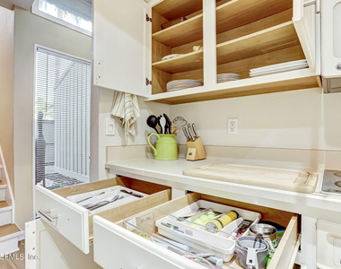 10025 Sawgrass Drive E - Photo Thumbnail 25