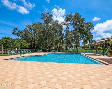 10025 Sawgrass Drive E - Photo Thumbnail 100