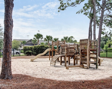 10025 Sawgrass Drive E - Photo Thumbnail 87