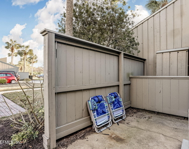 10025 Sawgrass Drive E - Photo Thumbnail 6
