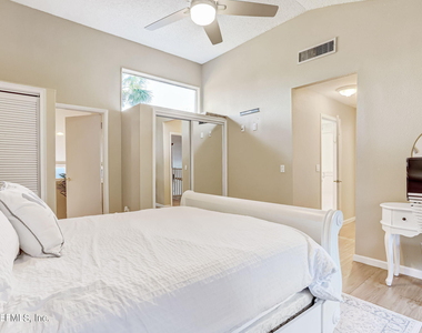10025 Sawgrass Drive E - Photo Thumbnail 44