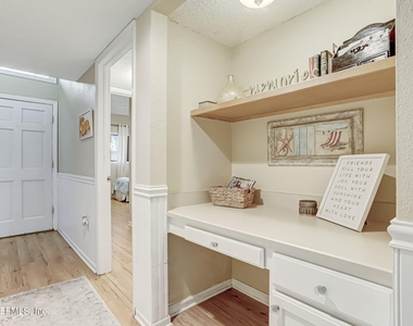 10025 Sawgrass Drive E - Photo Thumbnail 32