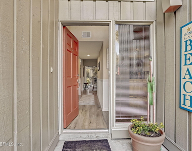 10025 Sawgrass Drive E - Photo Thumbnail 5