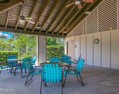 10025 Sawgrass Drive E - Photo Thumbnail 102