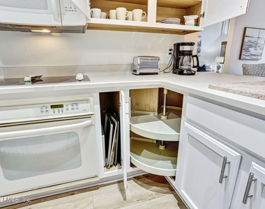 10025 Sawgrass Drive E - Photo Thumbnail 27