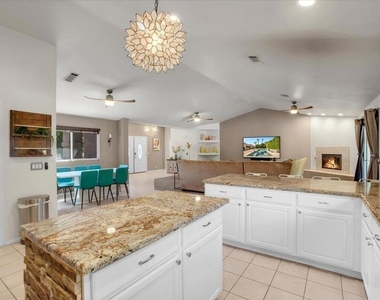 78940 Runaway Bay Drive - Photo Thumbnail 10
