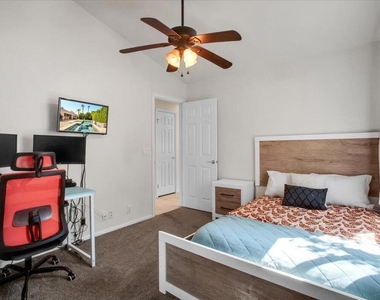 78940 Runaway Bay Drive - Photo Thumbnail 21