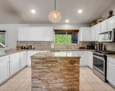 78940 Runaway Bay Drive - Photo Thumbnail 9