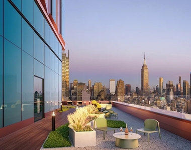 Tenth Avenue - Photo Thumbnail 5
