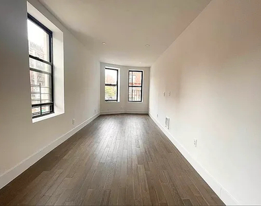 2102 Regent Place - Photo Thumbnail 1