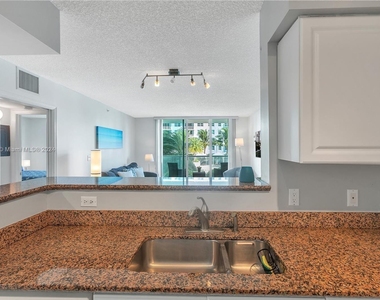 1155 Brickell Bay Dr - Photo Thumbnail 14