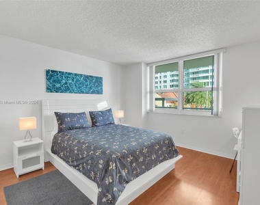 1155 Brickell Bay Dr - Photo Thumbnail 16