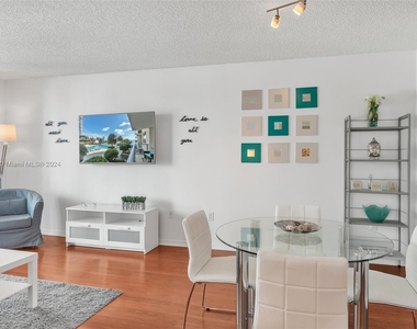 1155 Brickell Bay Dr - Photo Thumbnail 3