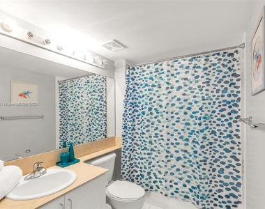 1155 Brickell Bay Dr - Photo Thumbnail 20