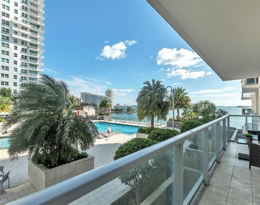 1155 Brickell Bay Dr - Photo Thumbnail 10