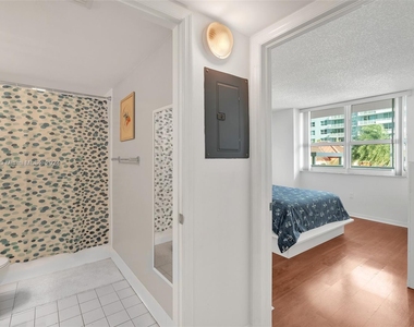1155 Brickell Bay Dr - Photo Thumbnail 15