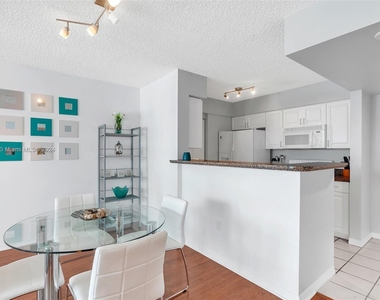1155 Brickell Bay Dr - Photo Thumbnail 7