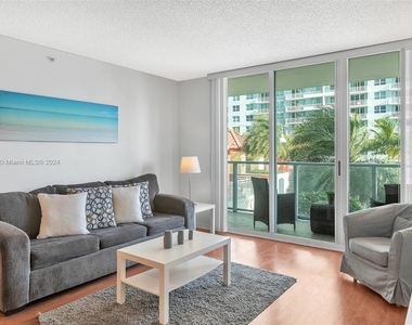 1155 Brickell Bay Dr - Photo Thumbnail 5