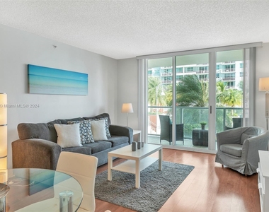 1155 Brickell Bay Dr - Photo Thumbnail 0