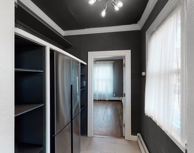 470 Warren St - Photo Thumbnail 16