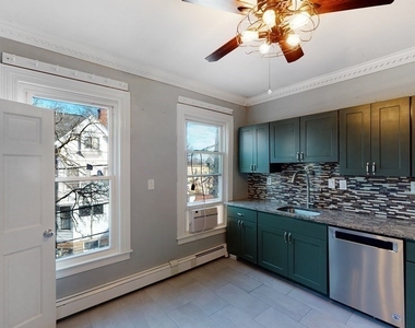 470 Warren St - Photo Thumbnail 2