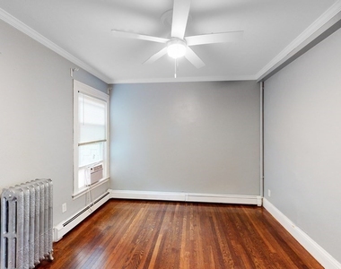 470 Warren St - Photo Thumbnail 5