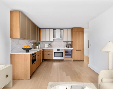 East 54th Street - Photo Thumbnail 1