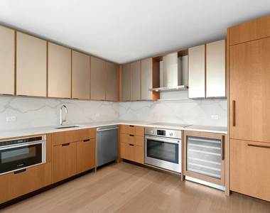 East 54th Street - Photo Thumbnail 5