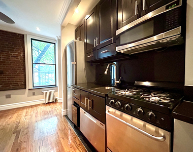 Mott & Prince St - Photo Thumbnail 5