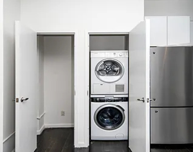 135 William Street - Photo Thumbnail 9