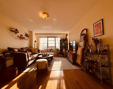 83rd Avenue - Photo Thumbnail 3