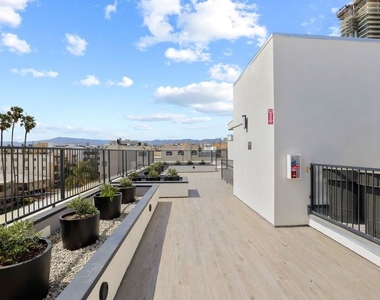 11821 Texas Avenue - Photo Thumbnail 1