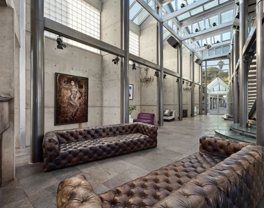 2260 Sunset Plaza Drive - Photo Thumbnail 2
