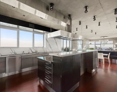 2260 Sunset Plaza Drive - Photo Thumbnail 10