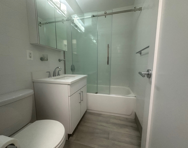 405 East 56th Street - Photo Thumbnail 8